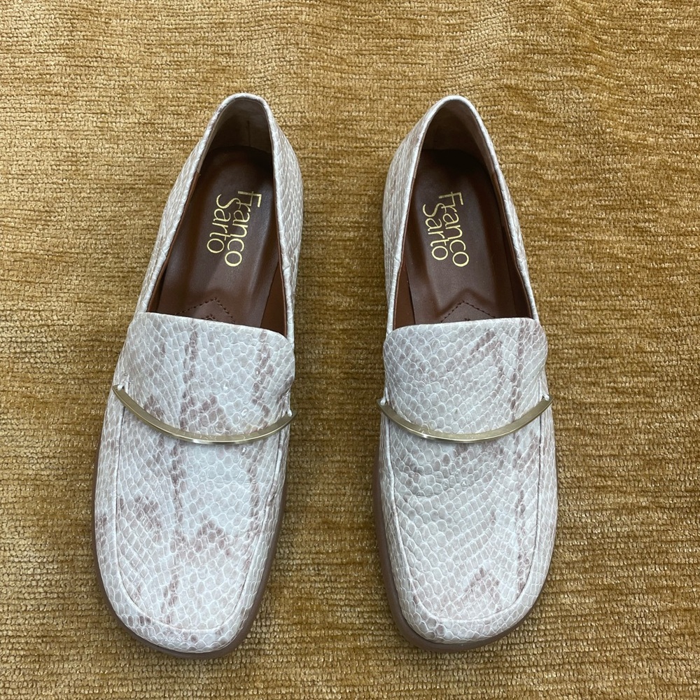 Franco Sarto Boccabling beige snakeskin faux leather size 6 loafers